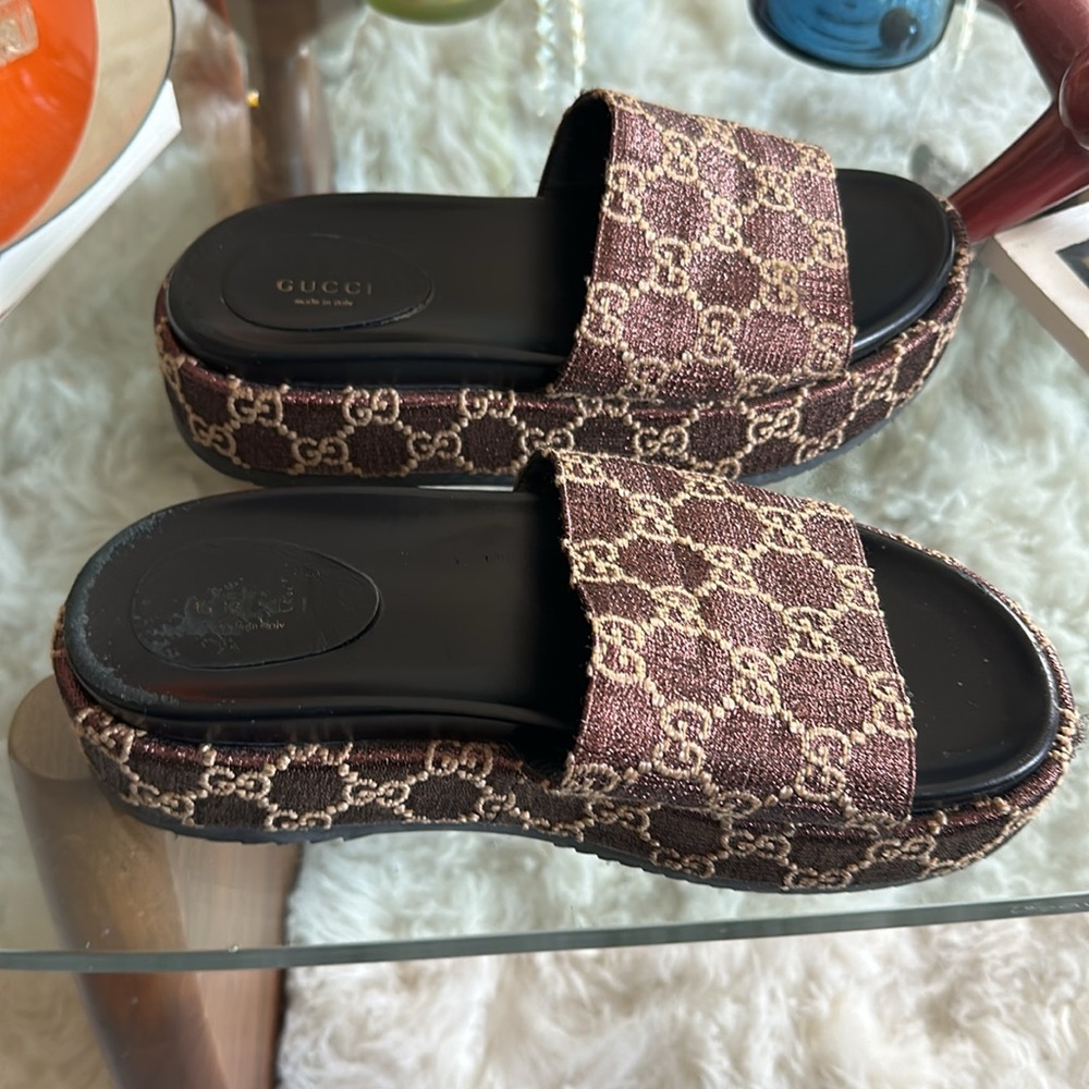Gucci Angelina Platform Logo Slide - Picture 8 of 12